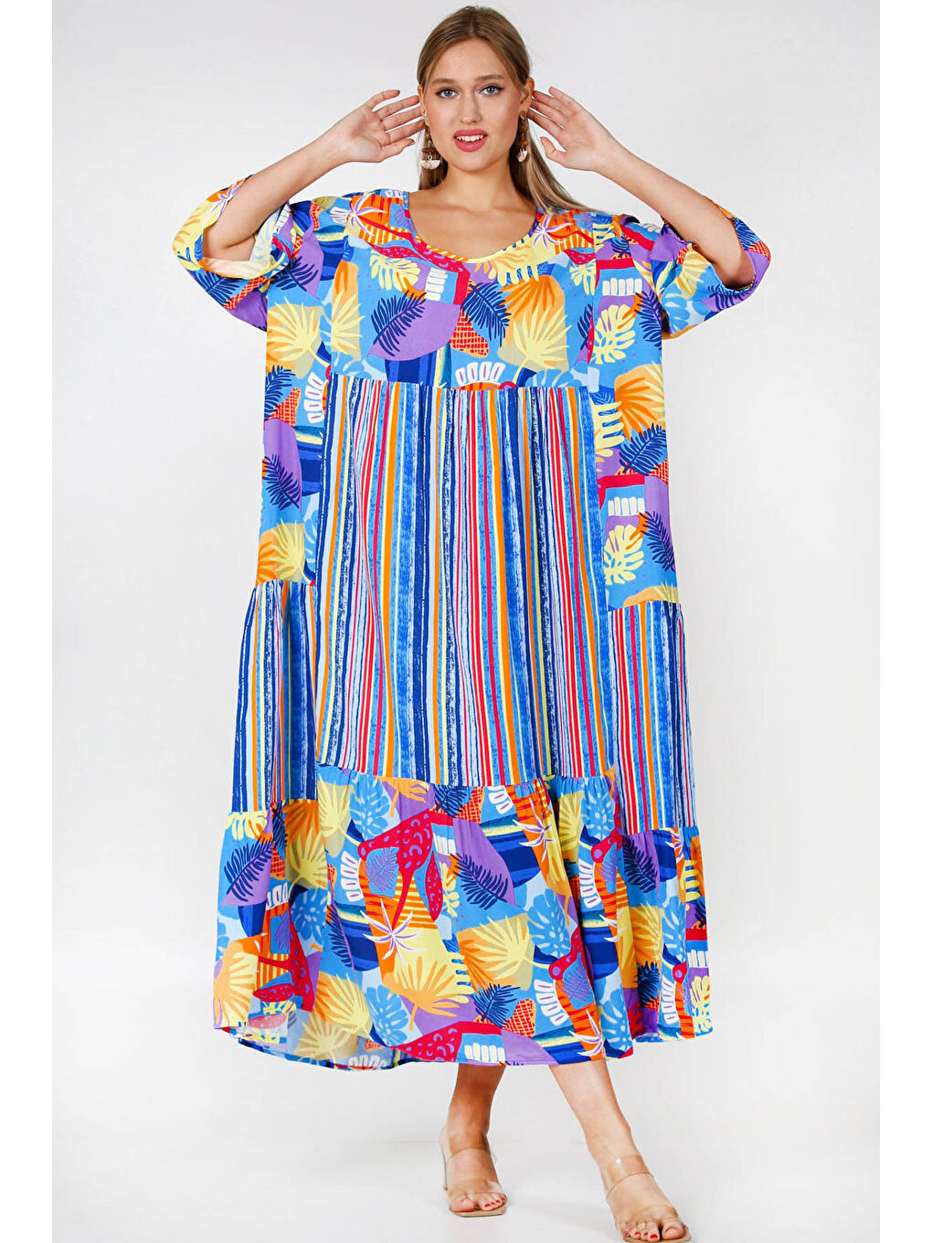 Siyah Mavi Yuvarlak Yaka 3/4 Kol Desenli Allover Baskılı Geniş Kesim Dokuma Elbise-4