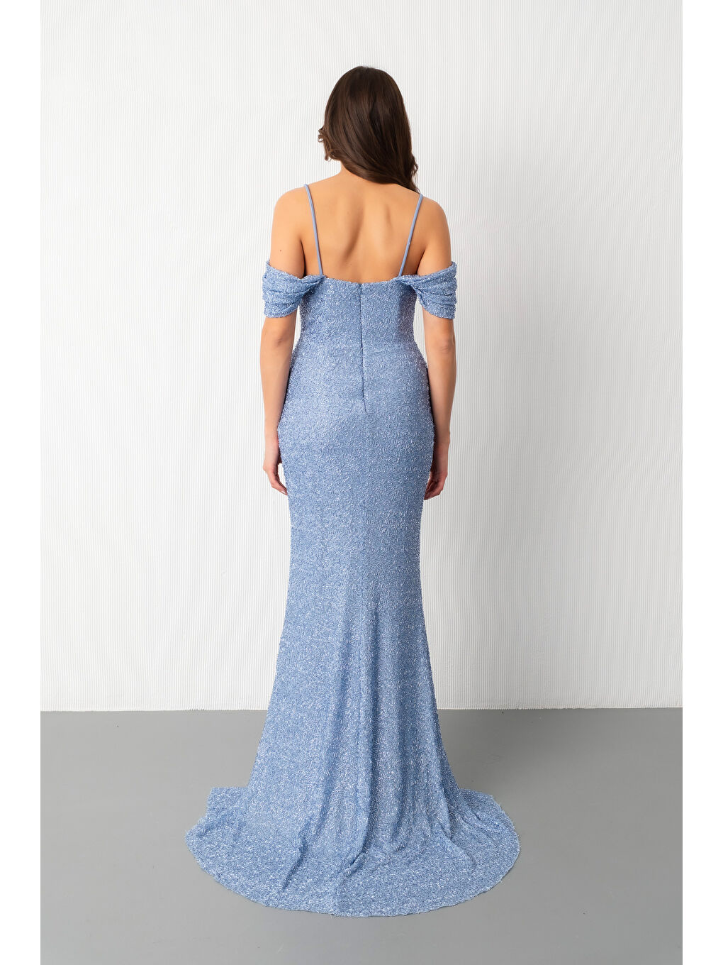 Kadın Bebe Mavi Omuz Dekolteli Boncuklu Uzun Abiye Elbise-5