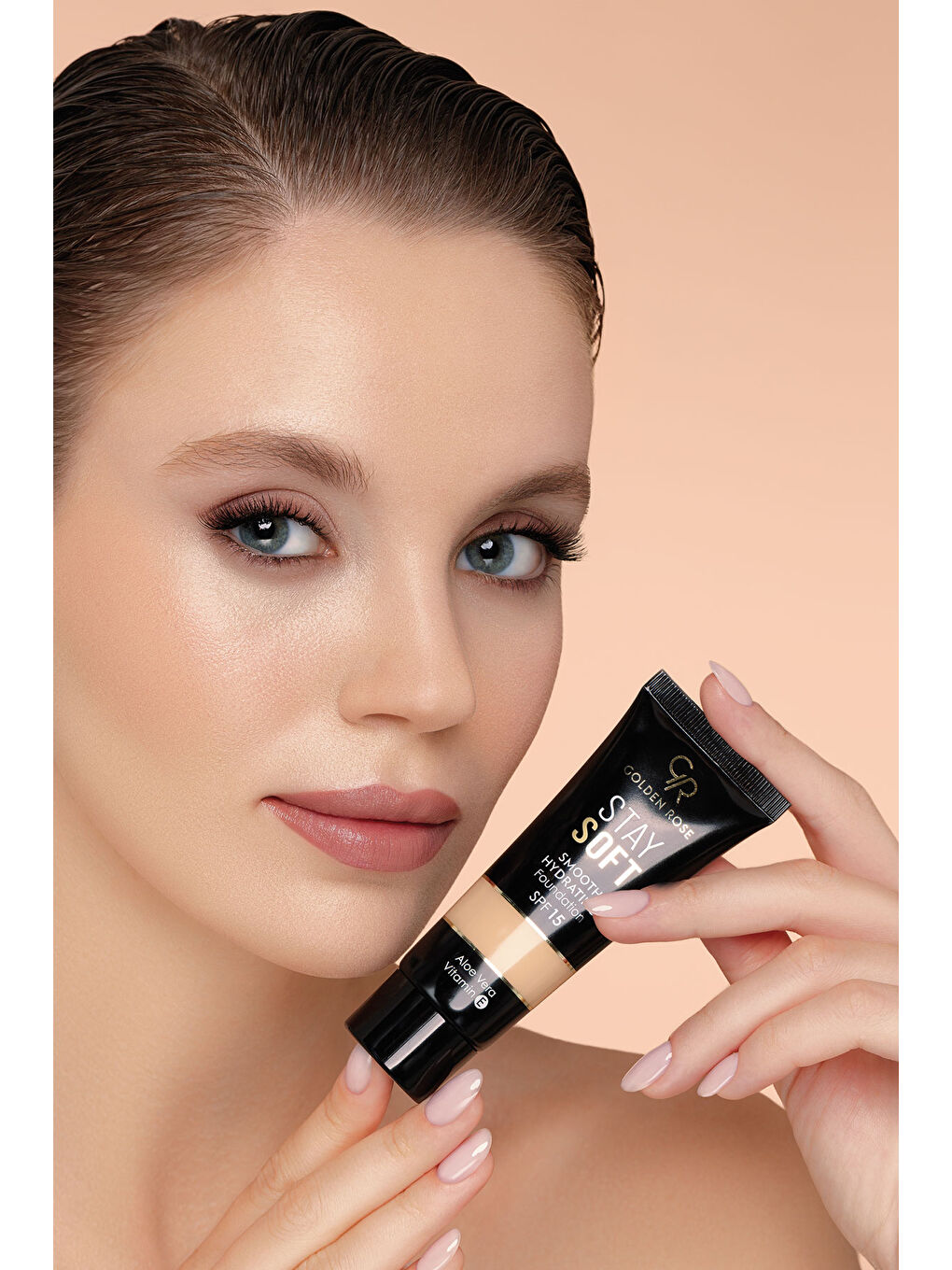 Stay Soft Smooth Hydrating Foundation - 208 - Nemlendirici Fondöten-4