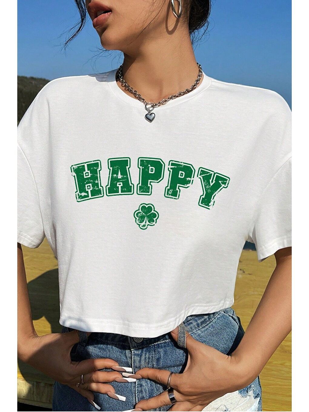 Kadın Beyaz Bisiklet Yaka Happy Baskılı Geniş Crop T Shirt