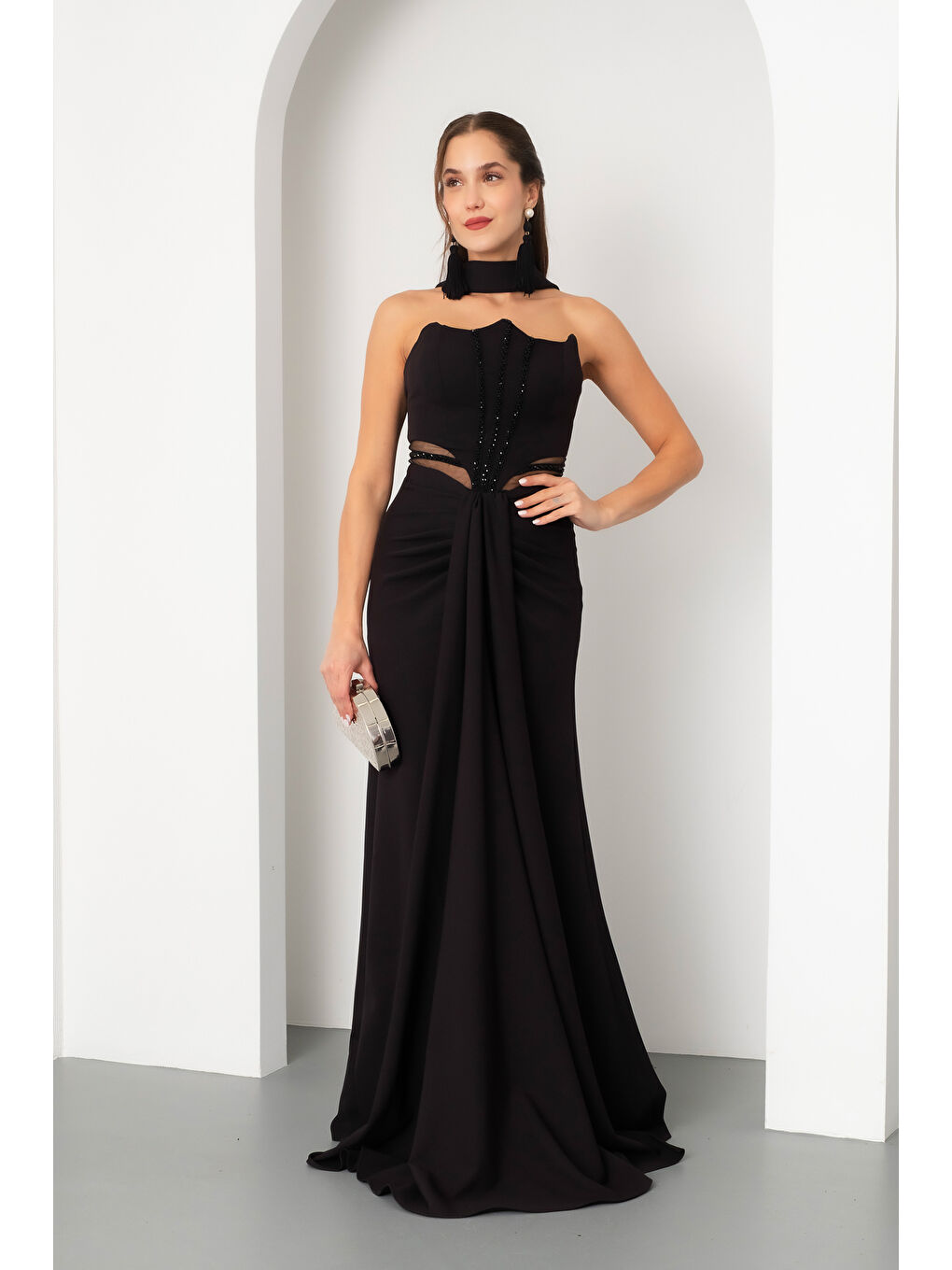 Kadın Siyah Taş İşlemeli Straplez Uzun Abiye Elbise