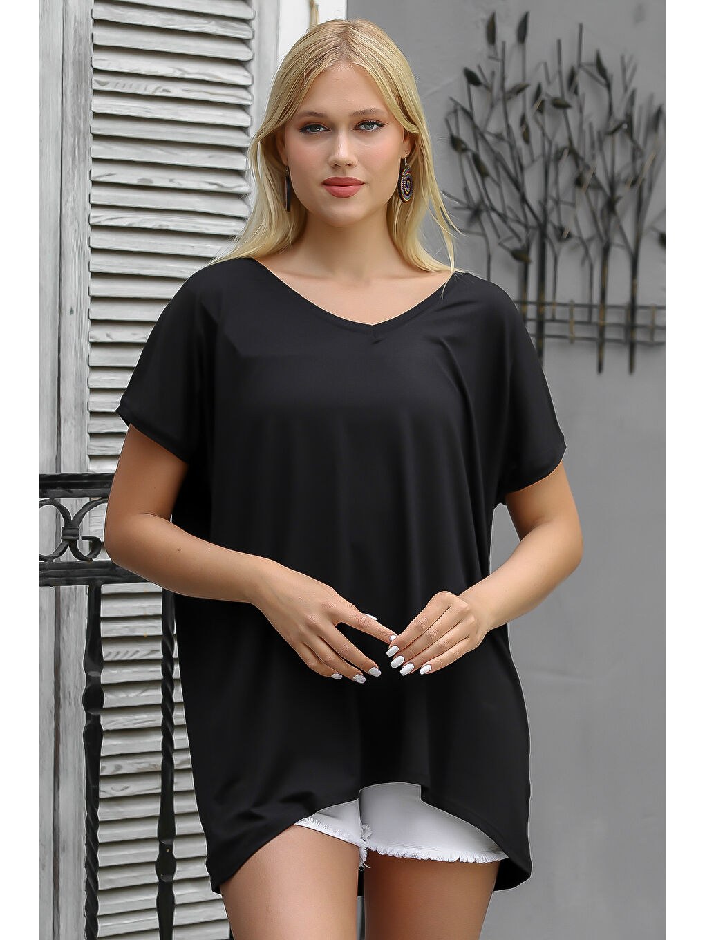 Siyah V Yaka Düşük Kol Sırt Dekolteli Örme T-Shirt-2