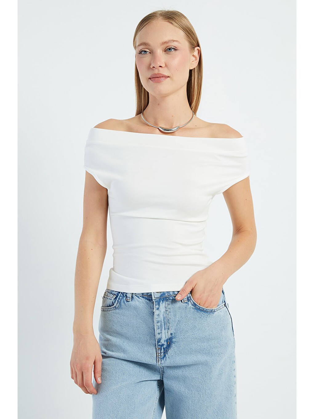 Ekru Basic Madonna Yaka Slim Fit Bluz