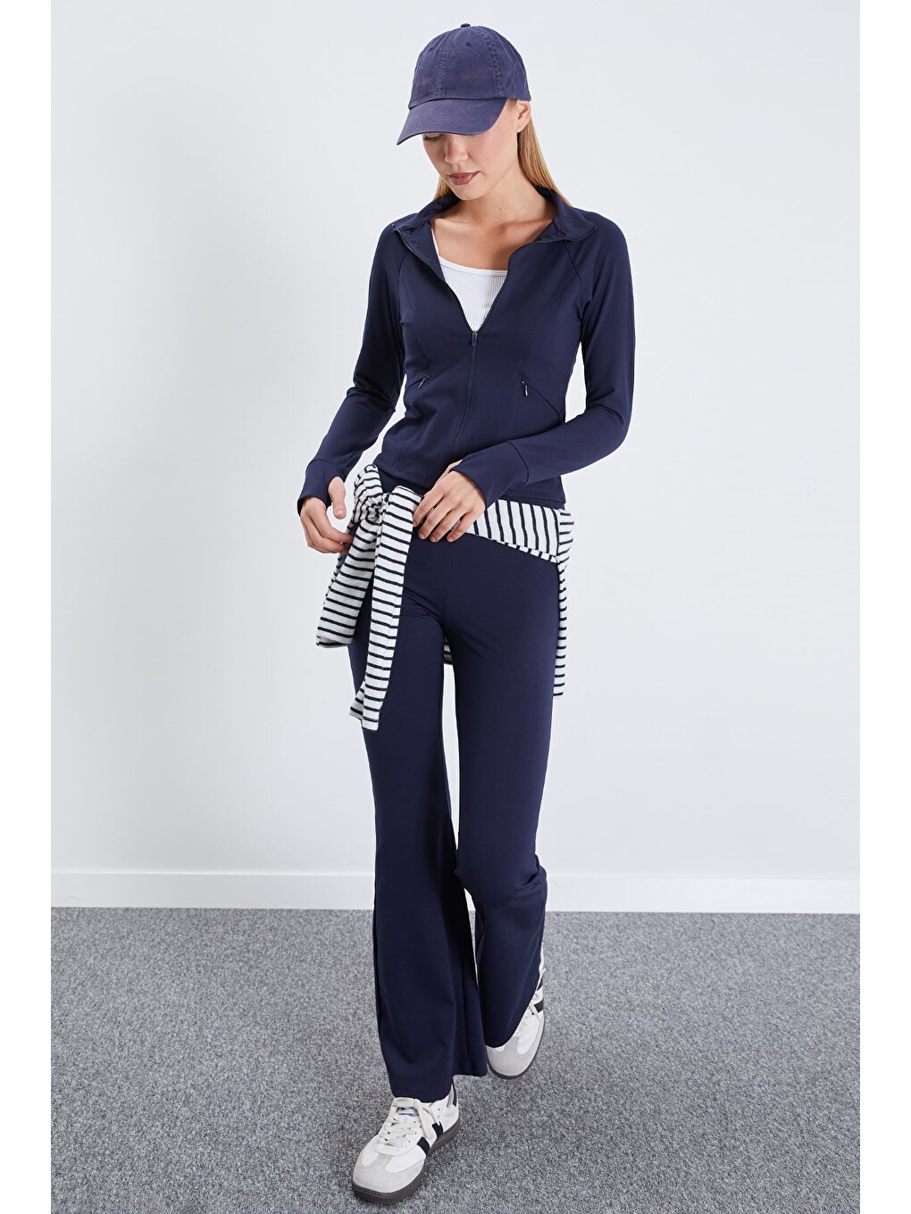 Lacivert Parmak Geçirmeli Dalgıç Kumaş Slim Fit Ceket-2