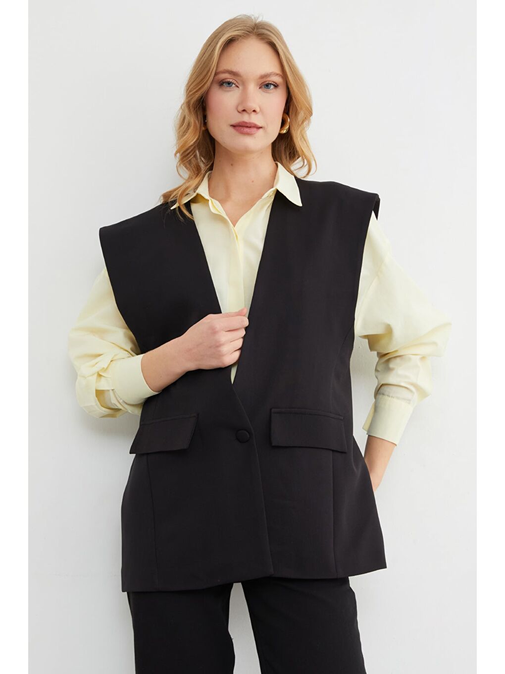 Siyah Fleto Cepli  Tek Düğmeli  Yelek