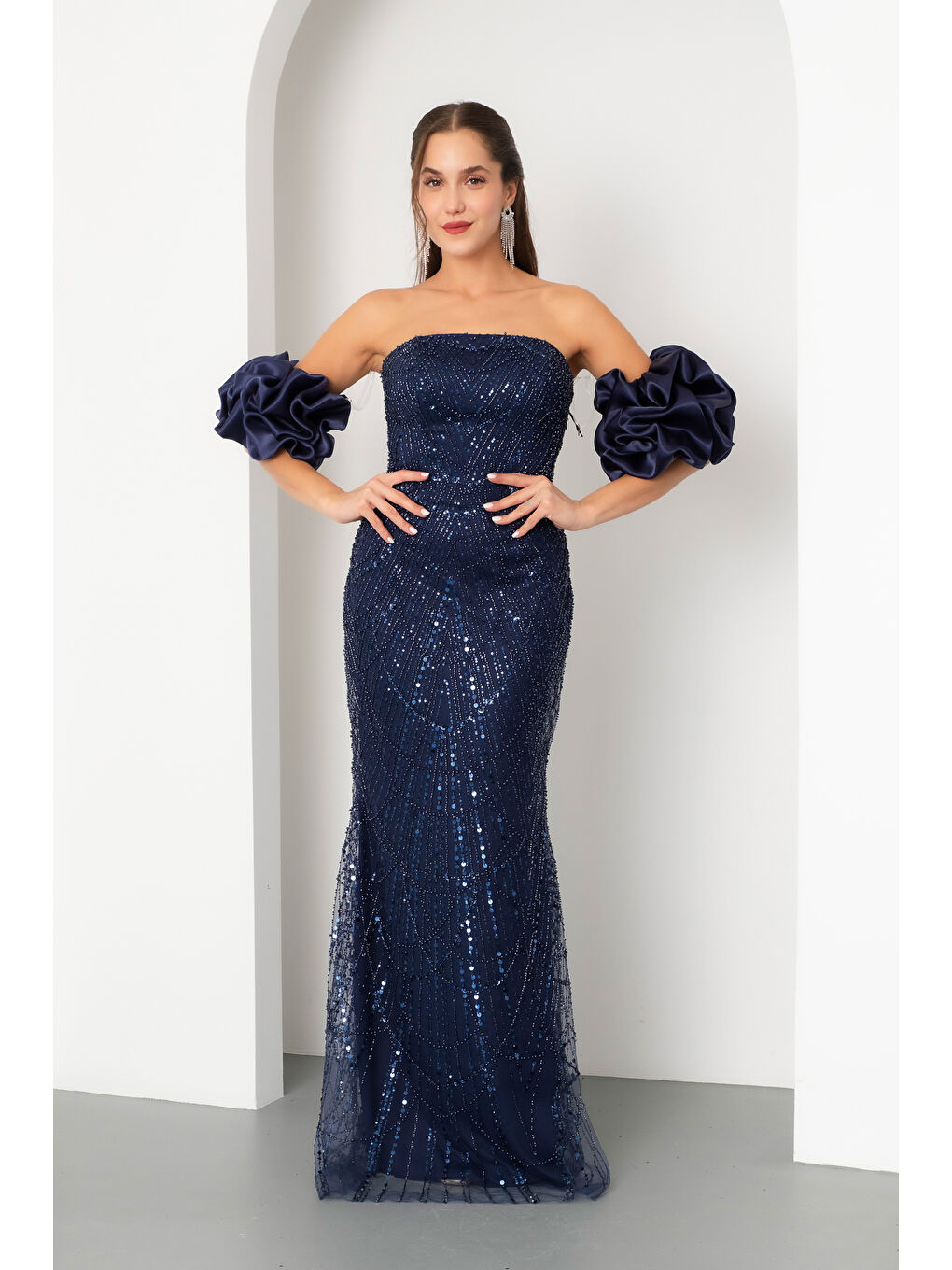 Kadın Lacivert Kol Detay Boncuklu Uzun Abiye Elbise-1