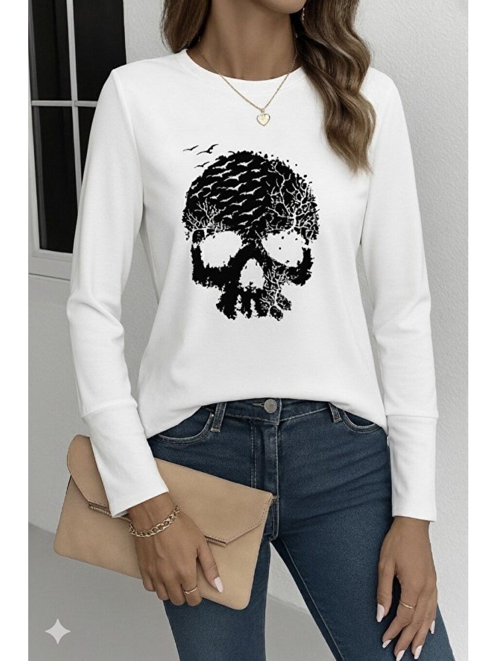 Beyaz Kadın Uzun Kollu Bisiklet Yaka Kurukafa Desenli Viskon Bluz-2