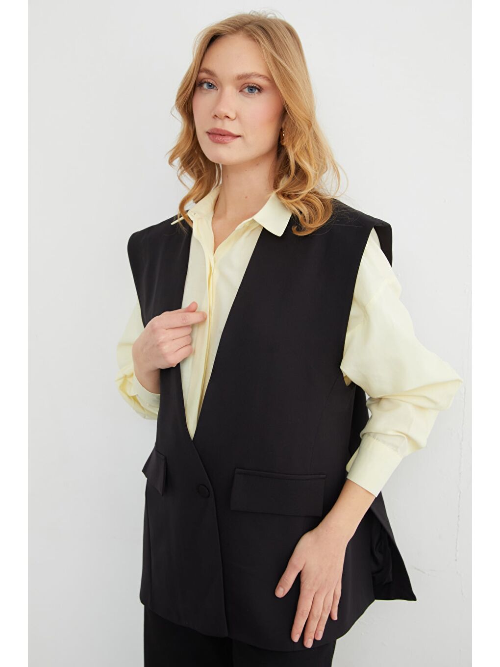 Siyah Fleto Cepli  Tek Düğmeli  Yelek-1