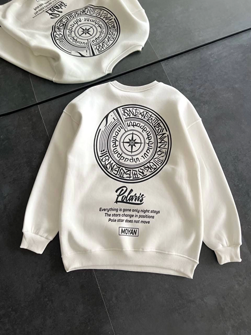 Kışlık Bisiklet Yaka Ön Ve Arka Baskılı Sweatshirt - Beyaz-1