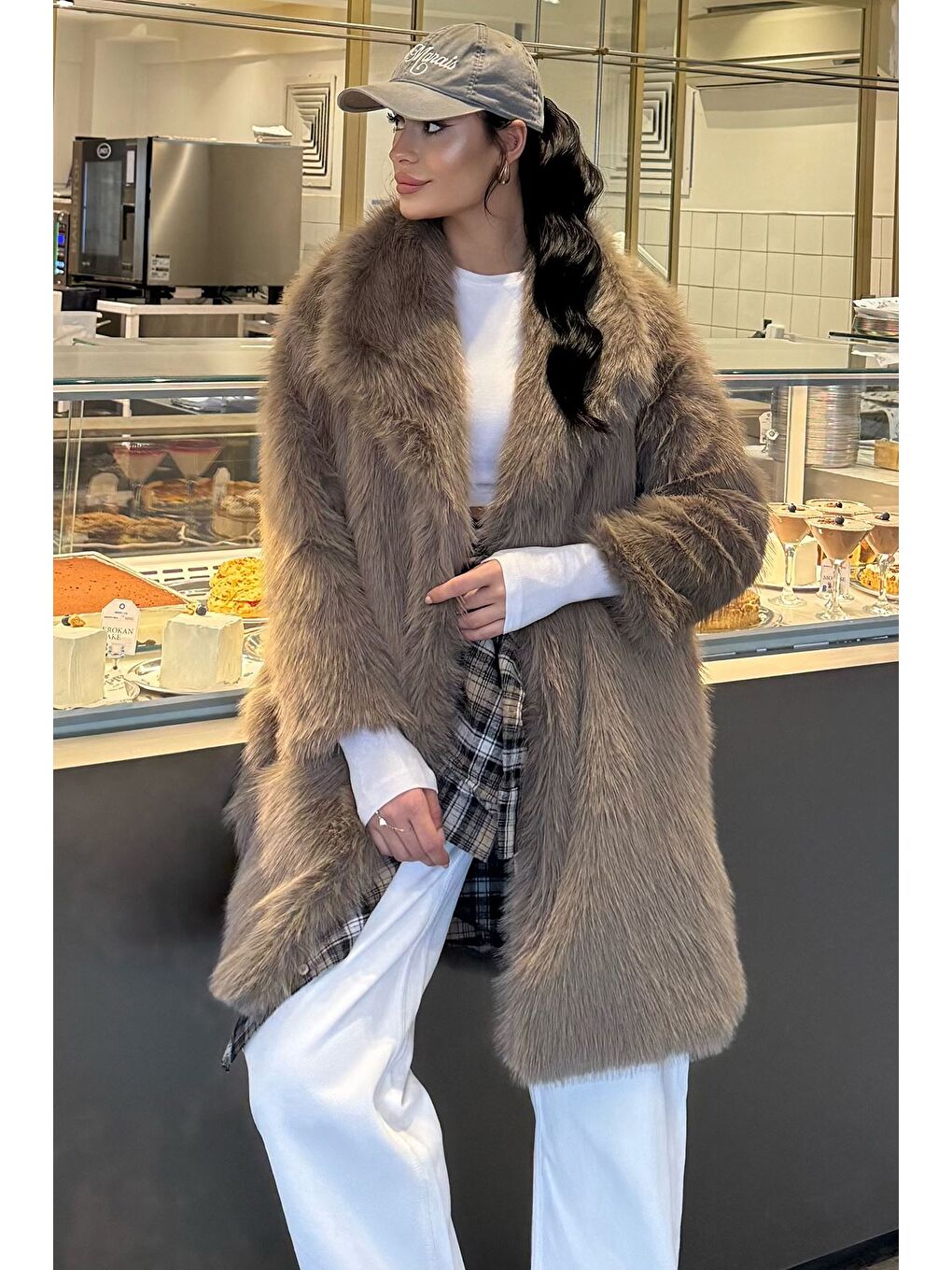 Bej Kadın Astarlı Kürklü Uzun Mont