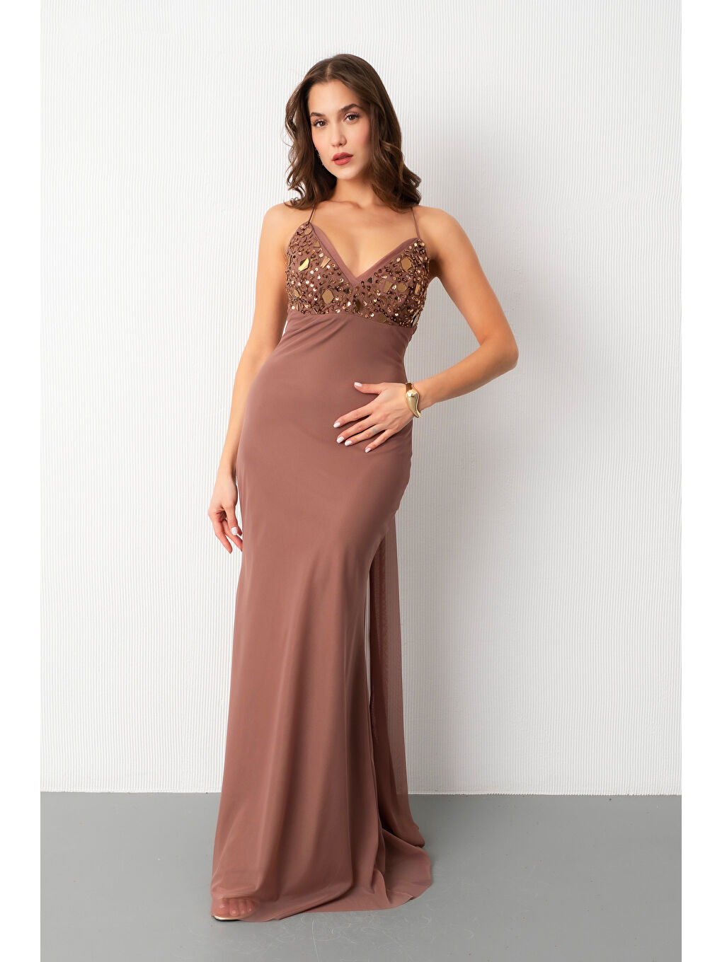 Bej Kadın Vizon Askılı Taş Detaylı Uzun Tül Abiye Elbise-2
