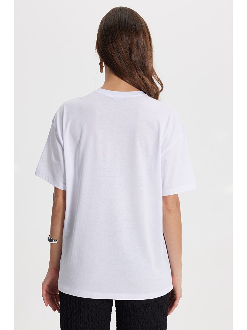 Kadın Oversize Geniş Kesim %100 Pamuk Bisiklet Yaka Kısa Kollu Baskılı Beyaz Tişört-5