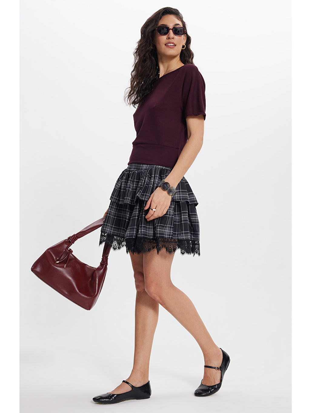 Kadın Slim Fit Dar Kesim Kısa Kollu Kayık Yaka Mürdüm Tişört-1