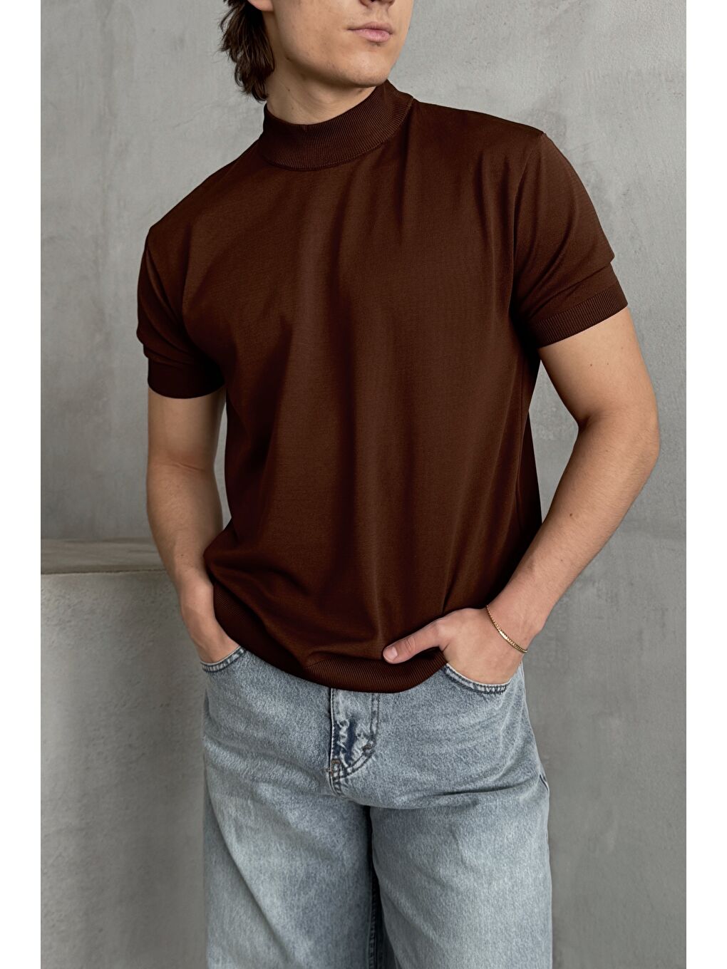 Kahverengi Erkek Oversize Yarım Balıkçı Triko T-shirt-1