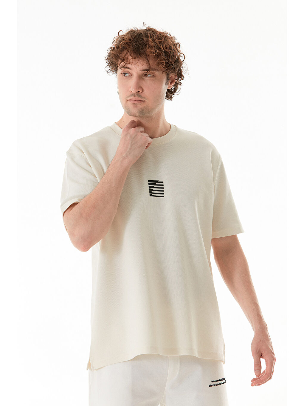 Ekru Basic Kabartma Baskılı Kalın Penye Oversize Tişört