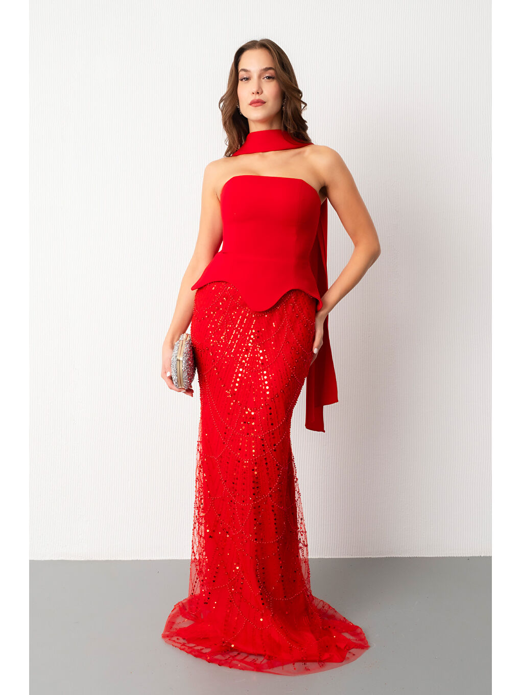 Kadın Kırmızı Straplez Taşlı Uzun Balık Abiye