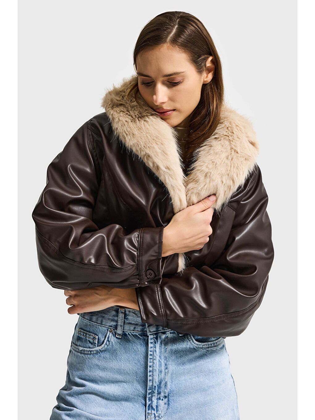 Kahverengi Kadın Koyu Kahve Kemer Boy Yakası Pelüş İçi Astarlı Tasarım Suni Deri Mont-1