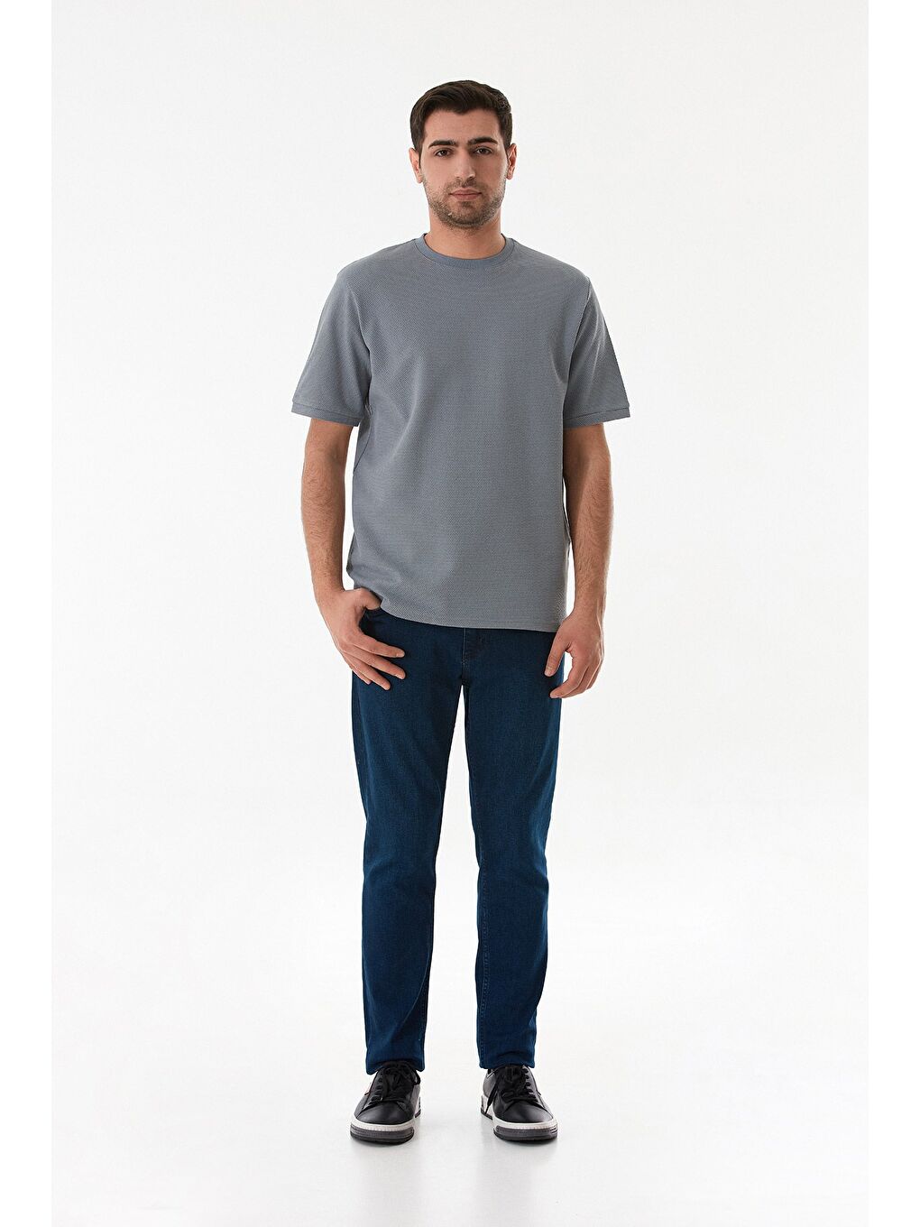 Gri Petek Kumaş Bisiklet Yaka Tişört-1