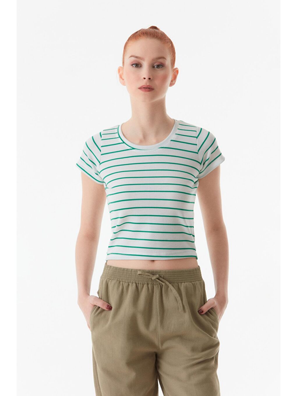 Yeşil Çizgili Bisiklet Yaka Tişört