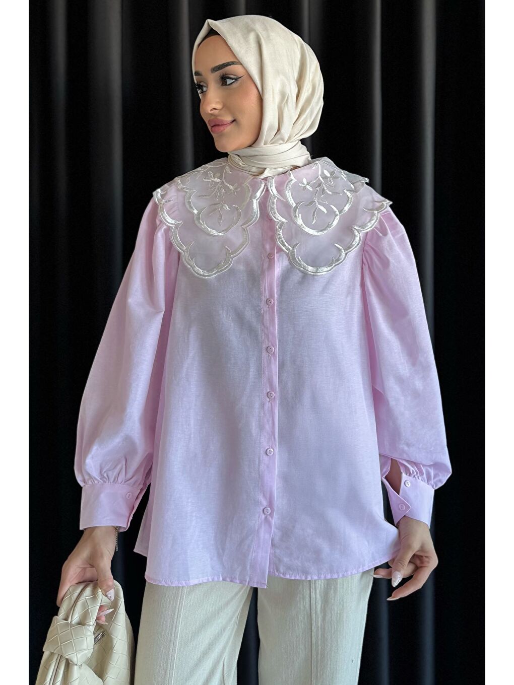 Pembe Yakası Tül İşlemeli Tesettür Gömlek