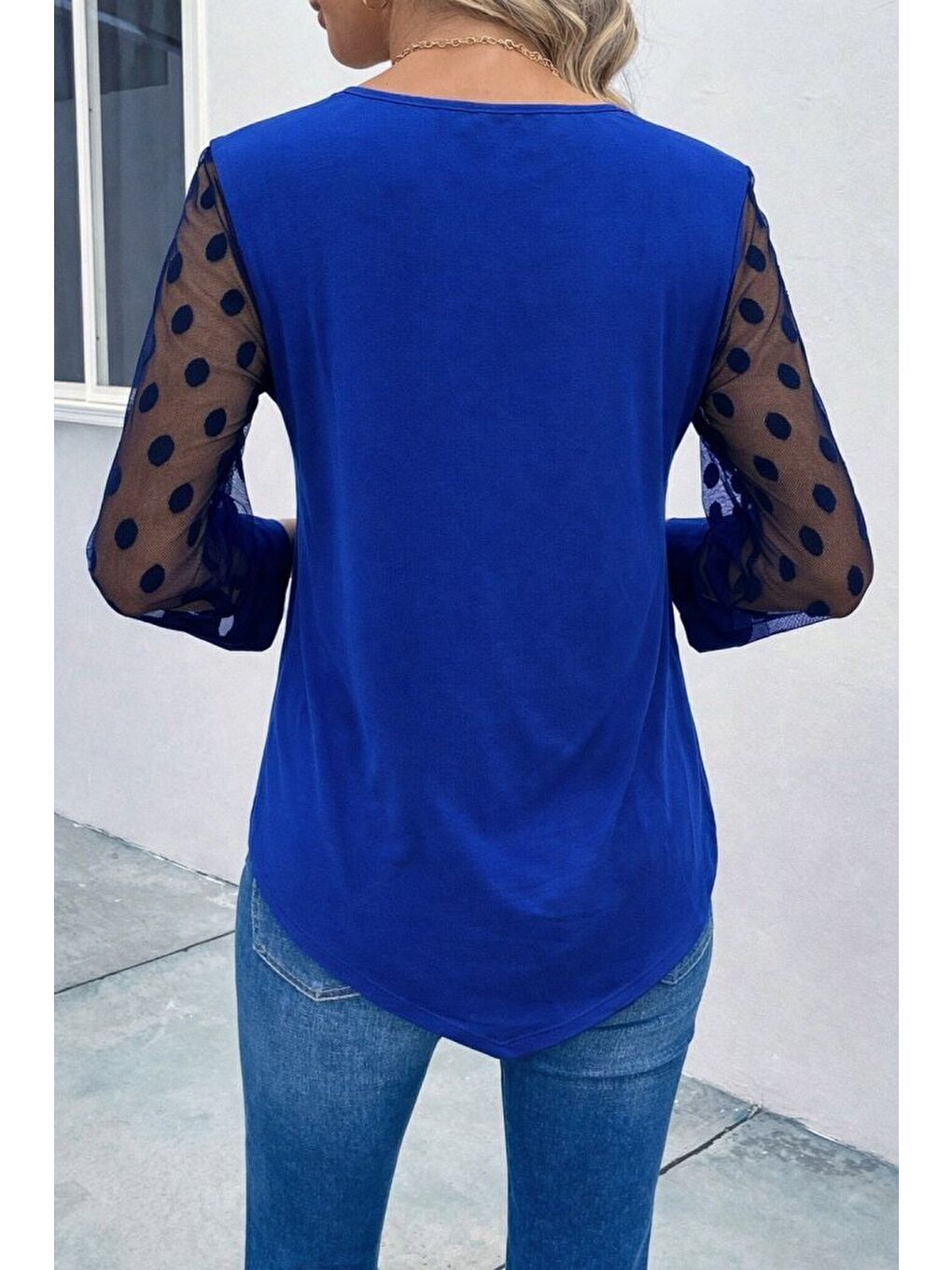 Siyah Kadın Uzun Kollu Yakadan Düğmeli Kolları Tül Detaylı Viskon Bluz-3