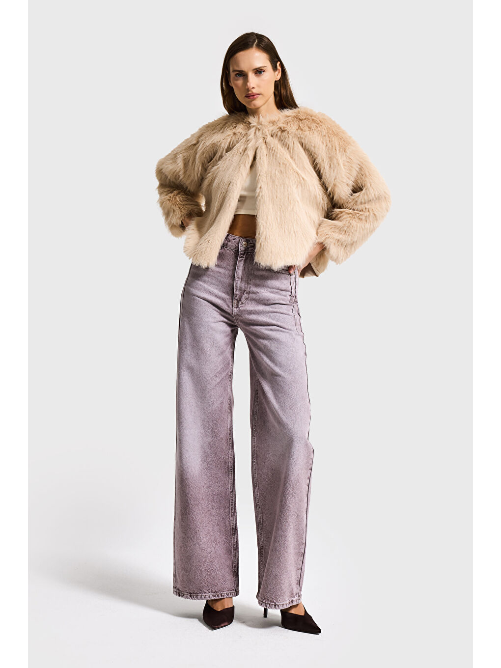 Kadın Krem Bej İçi Astarlı Crop Fit Pelüşlü Kürk Mont-3