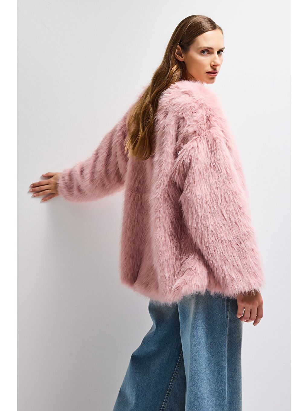 Pembe Kadın Pudra Kemer Boy İçi Astarlı Pelüşlü Kürk Mont-3