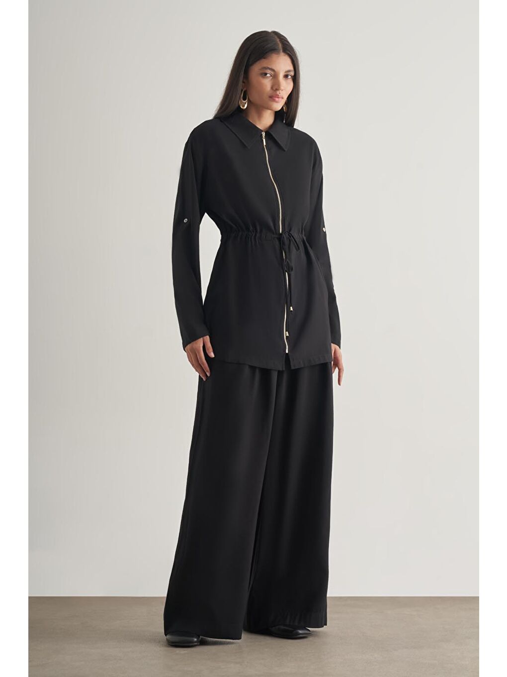 Modal Karışımlı Rahat Kesim Beli Lastikli Siyah Pantolon-1