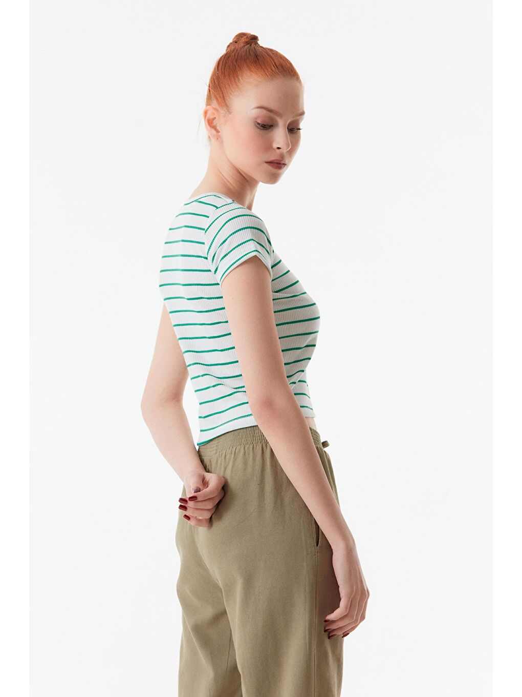 Yeşil Çizgili Bisiklet Yaka Tişört-4