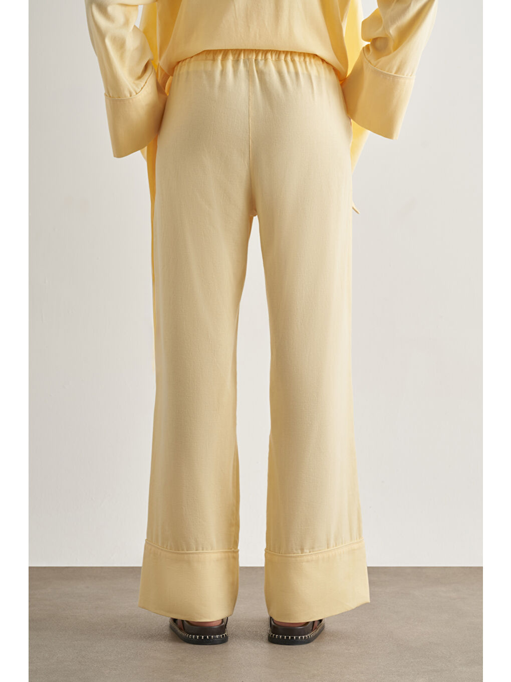 Keten Karışımlı Beli Lastikli Geniş Kesim Sarı Pantolon-2