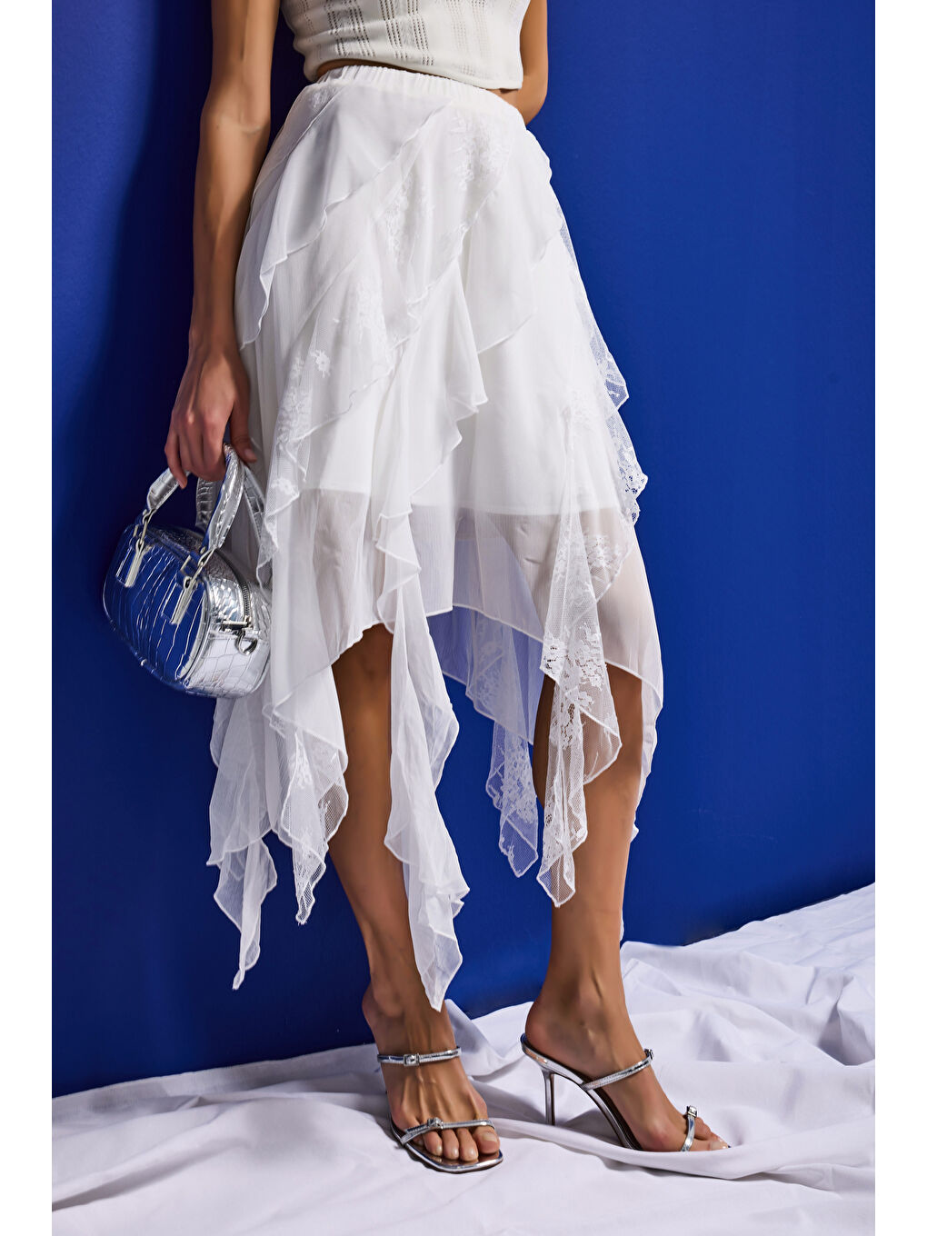 Kadın Beyaz w5 Asimetrik Kesim Dantel Tül Detaylı Özel Tasarım Etek-1