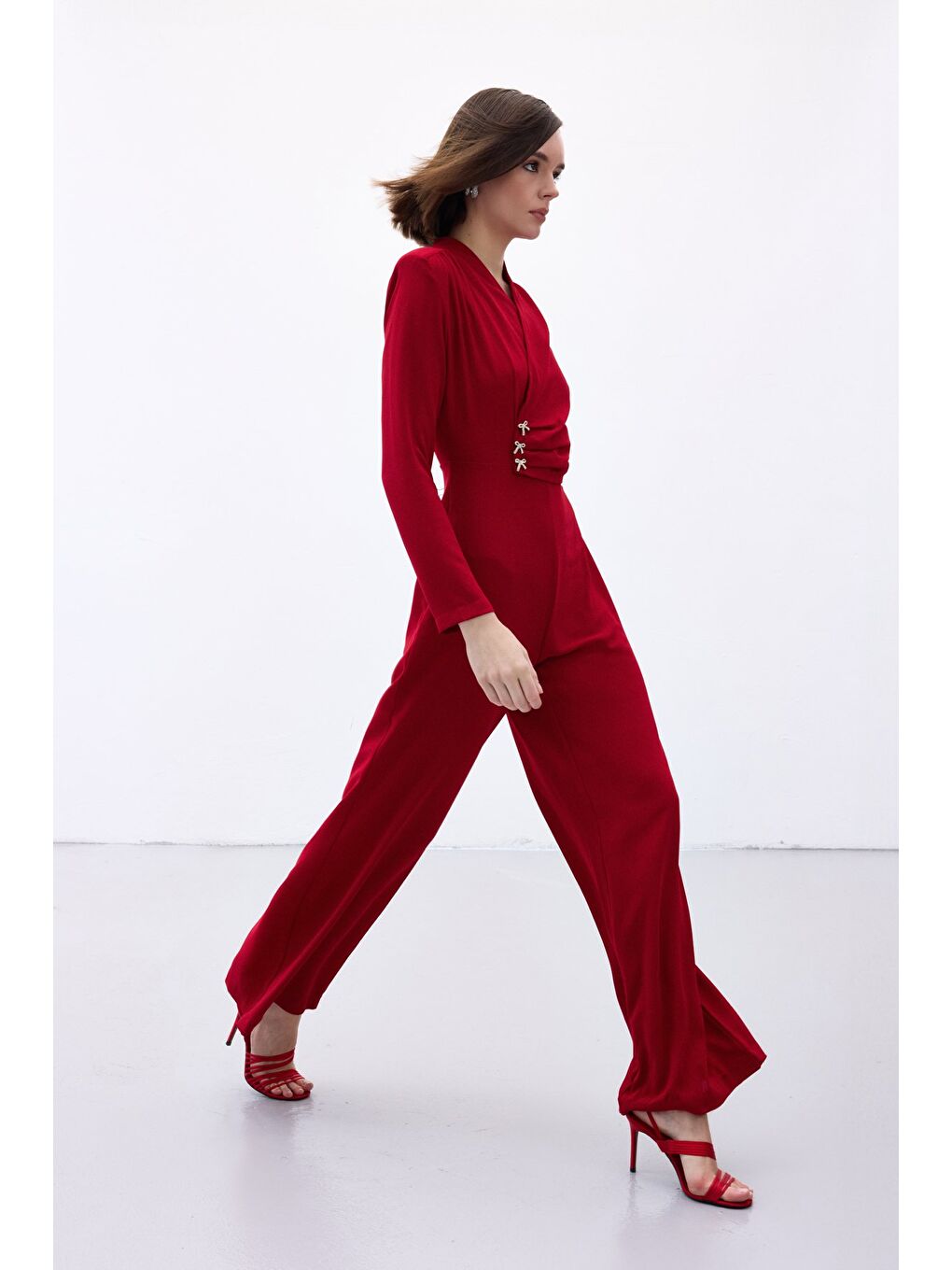 Fiyonk Aksesuarlı Krep Tulum - Kırmızı-3