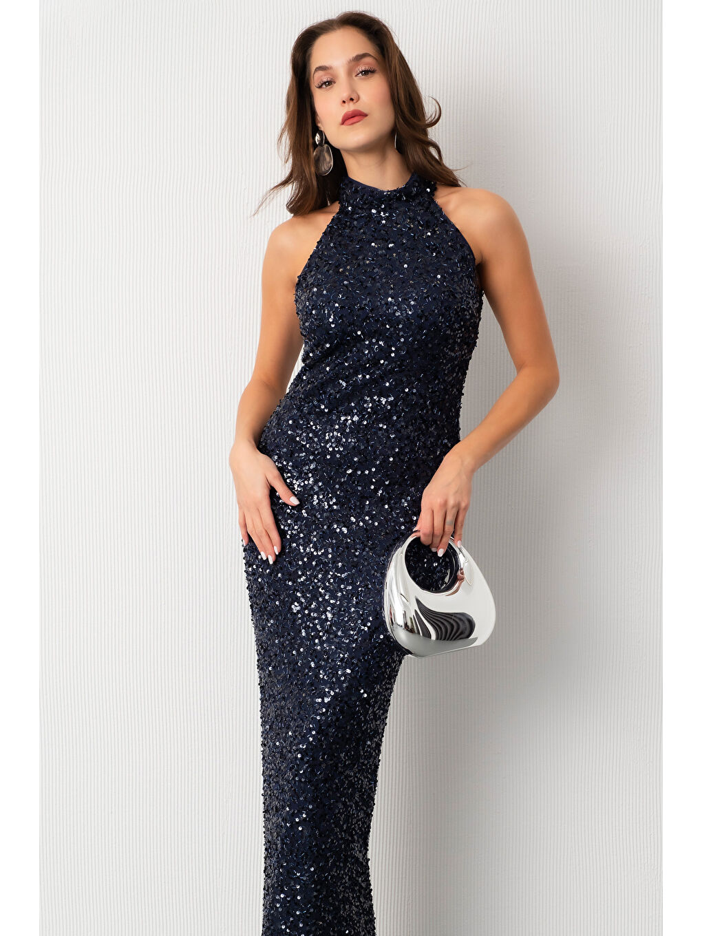 Kadın Lacivert Halter Yaka Pul Payet Uzun Abiye Elbise-2