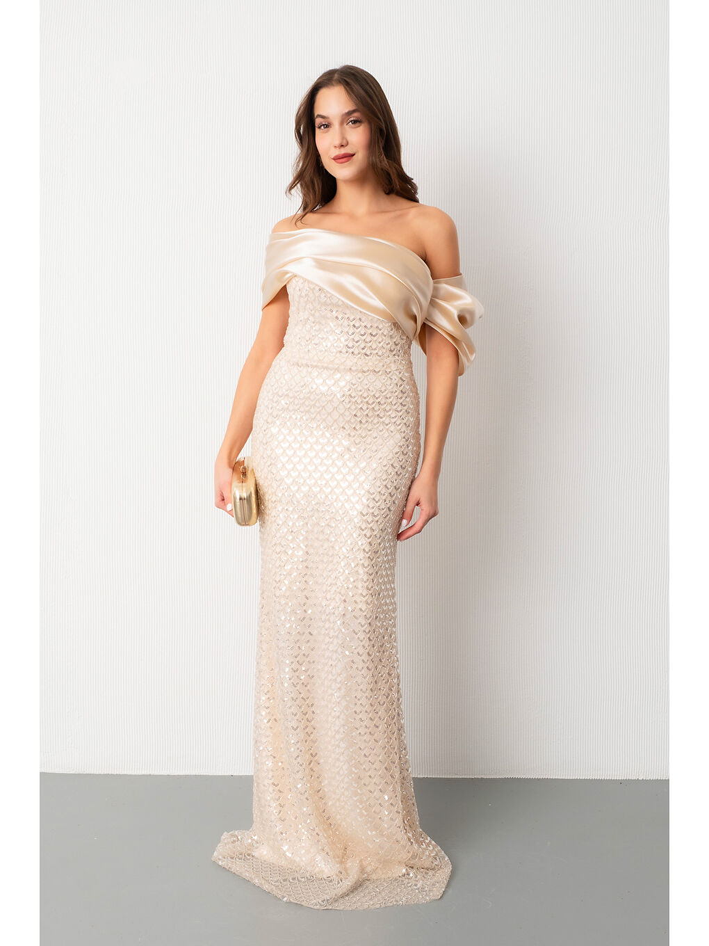 Kadın Bej Yaka Detay Boncuklu Uzun Abiye Elbise