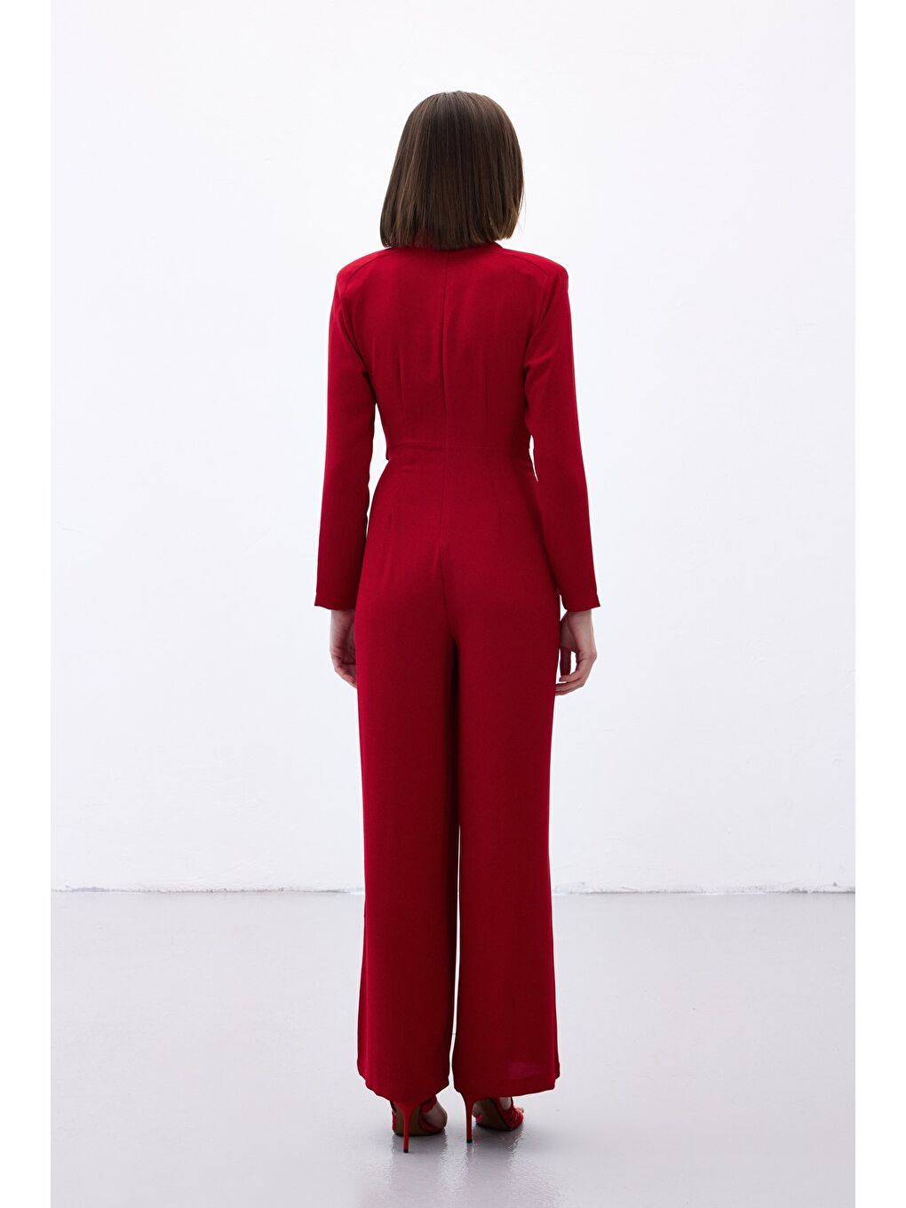 Fiyonk Aksesuarlı Krep Tulum - Kırmızı-7