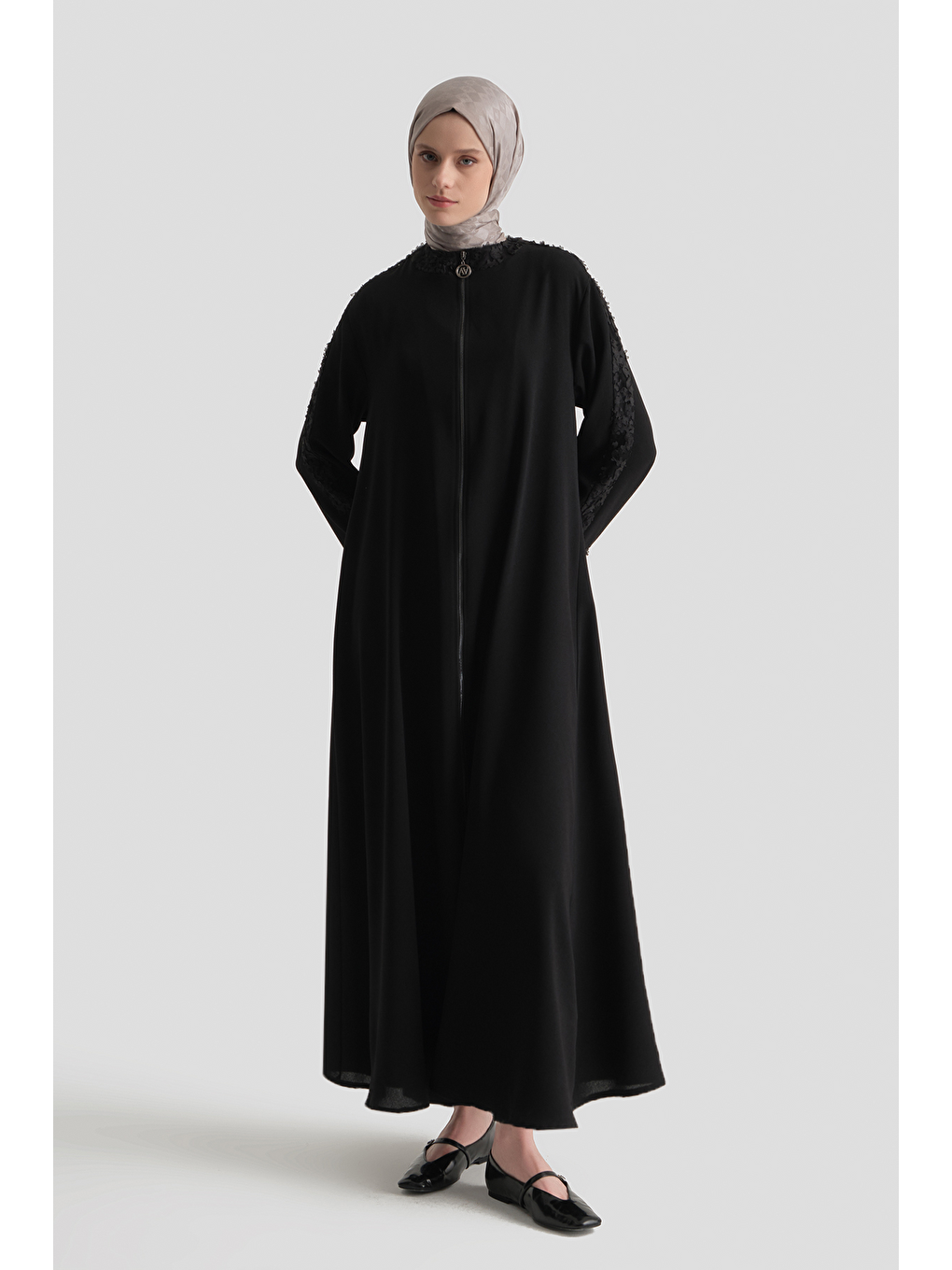 İşlemeli Ferace Siyah-1