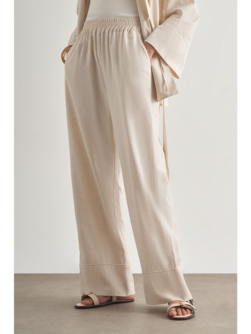 Keten Karışımlı Beli Lastikli Geniş Kesim Bej Rengi Pantolon-1