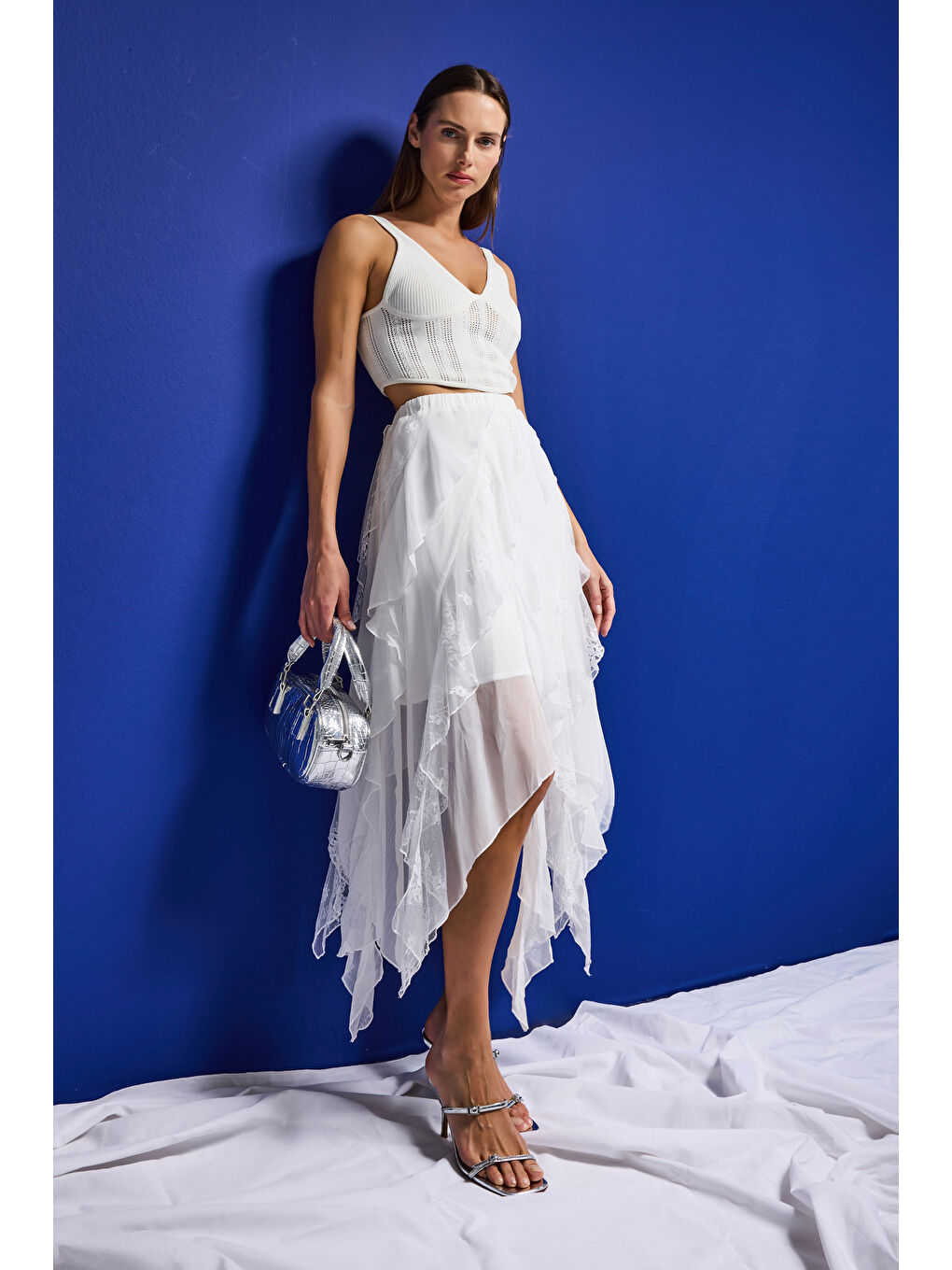 Kadın Beyaz w5 Asimetrik Kesim Dantel Tül Detaylı Özel Tasarım Etek-3