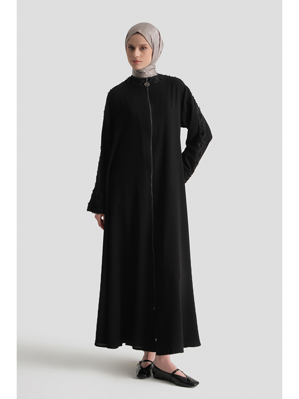 İşlemeli Ferace Siyah-2