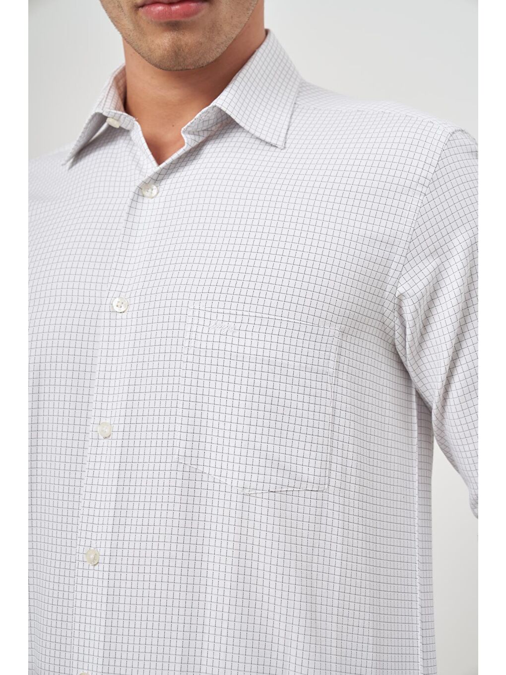 Beyaz Uzun Kol Kareli Desen Bez Ayağı Sert Yaka Cepli Pamuklu Classic Comfort Fit Gömlek 1004245163-5