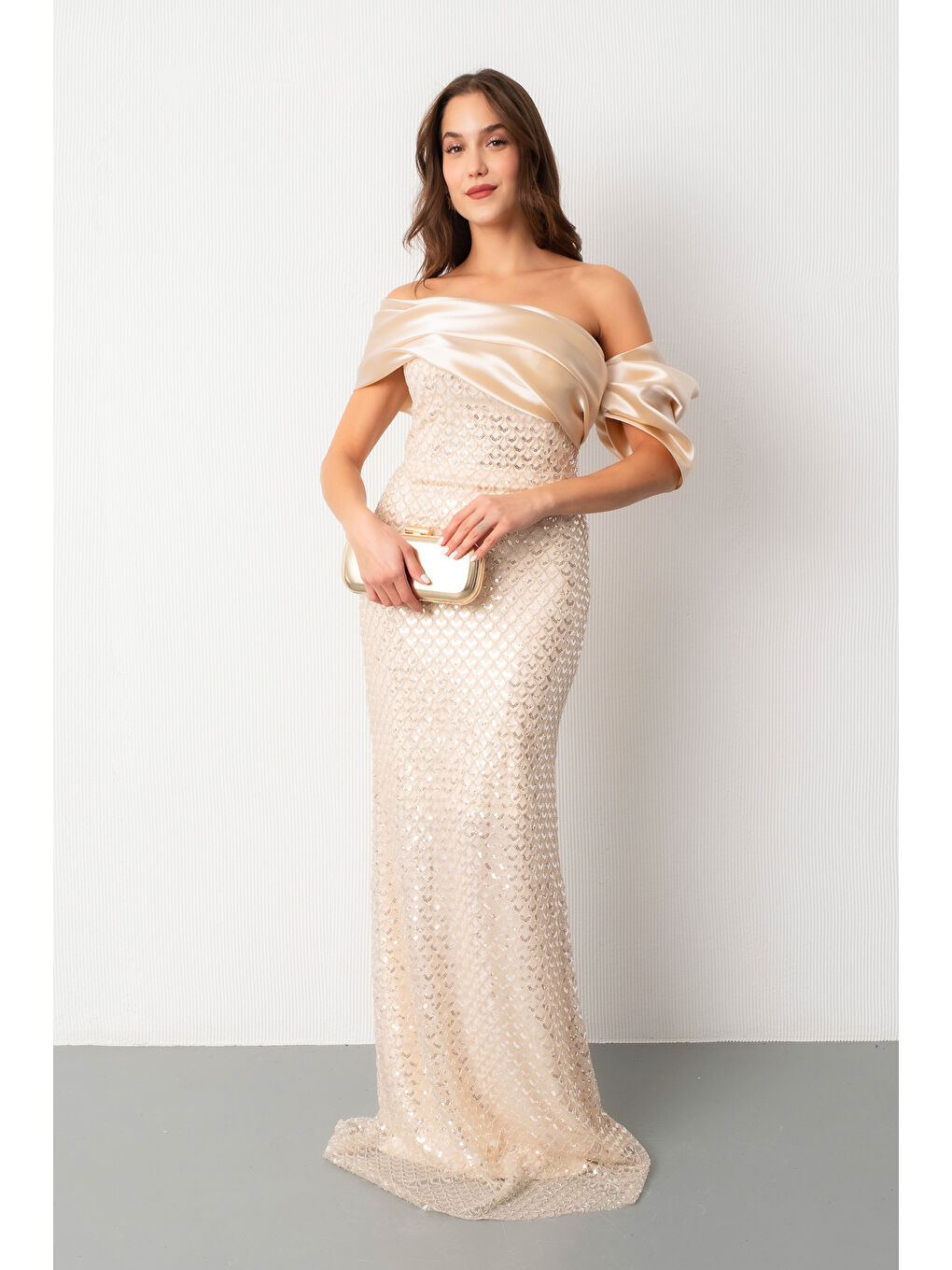 Kadın Bej Yaka Detay Boncuklu Uzun Abiye Elbise-1