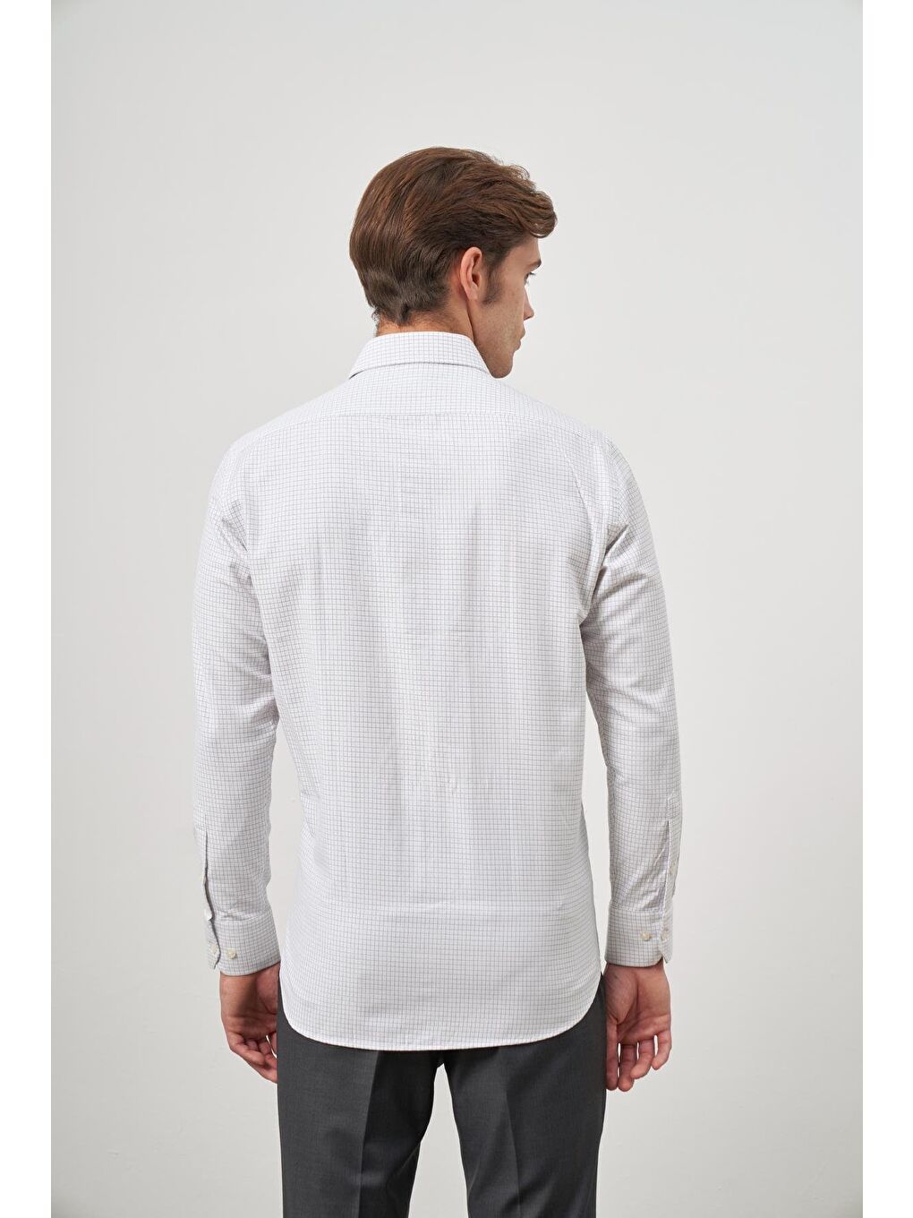 Beyaz Uzun Kol Kareli Desen Bez Ayağı Sert Yaka Cepli Pamuklu Classic Comfort Fit Gömlek 1004245163-6