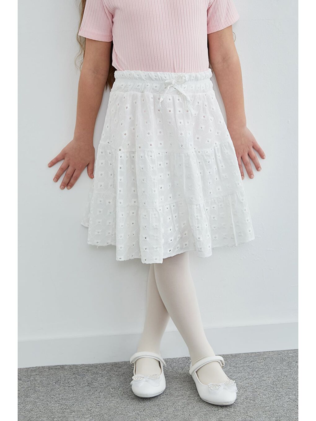 Beyaz Beli Lastikli Brode Detaylı Kız Çocuk Etek-1