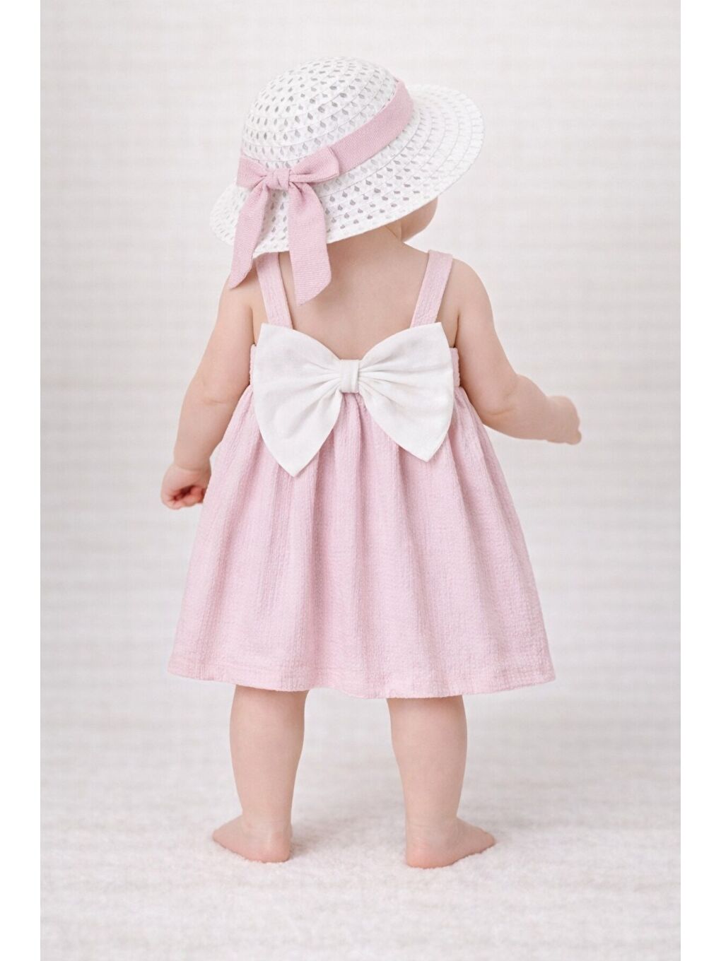 Pembe Tatlı Fitilli Şapkalı Fiyonklu Kız Bebek Elbisesi-1