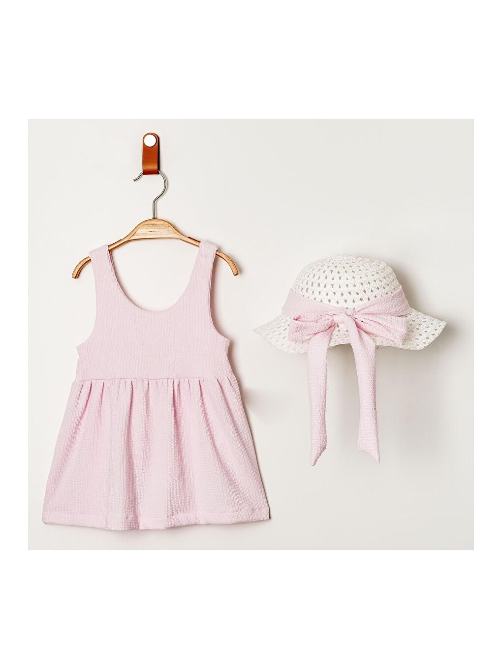 Pembe Tatlı Fitilli Şapkalı Fiyonklu Kız Bebek Elbisesi-2