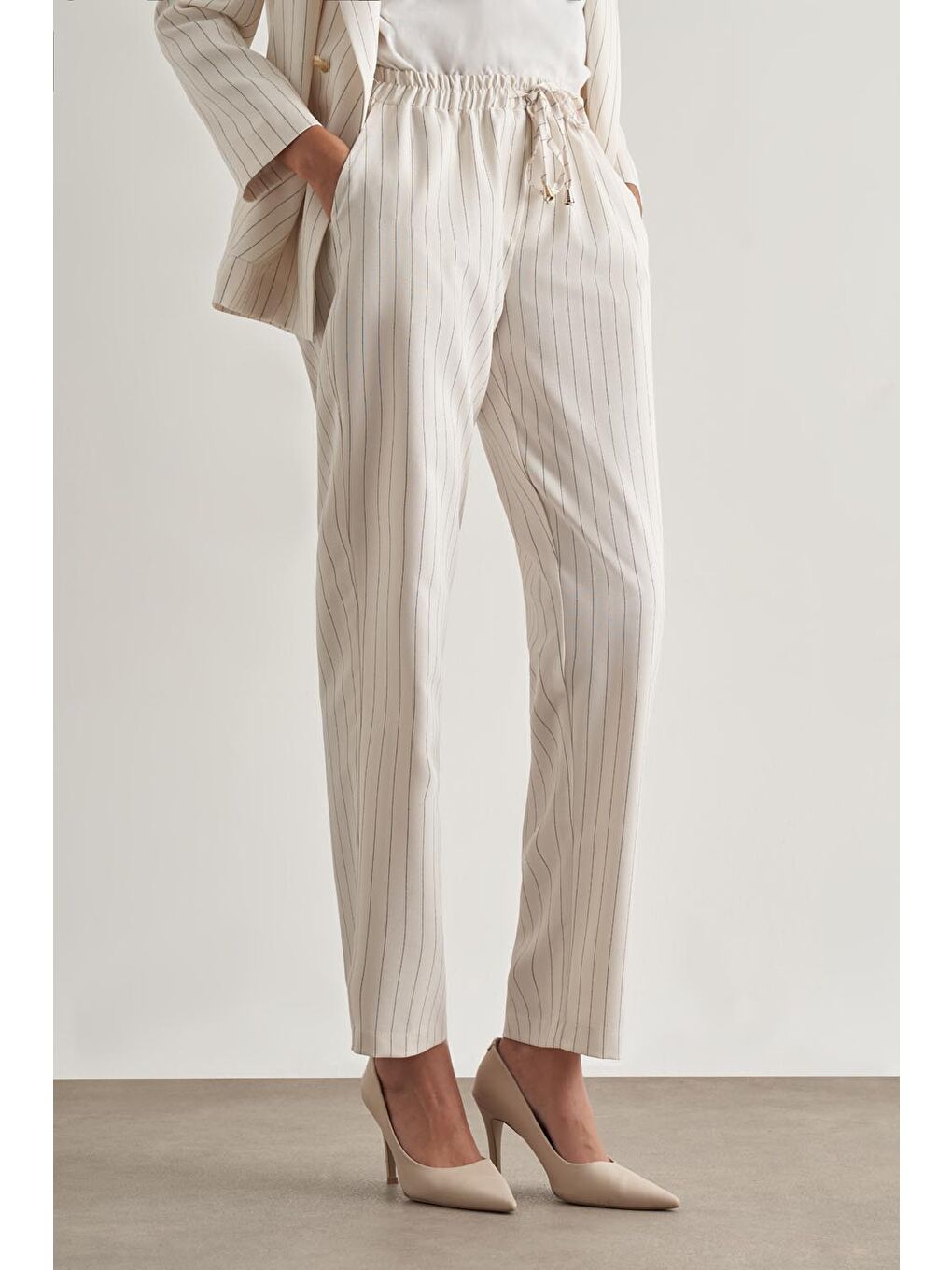 Çizgili Ekru İpli Rahat Yazlık Pantolon-1
