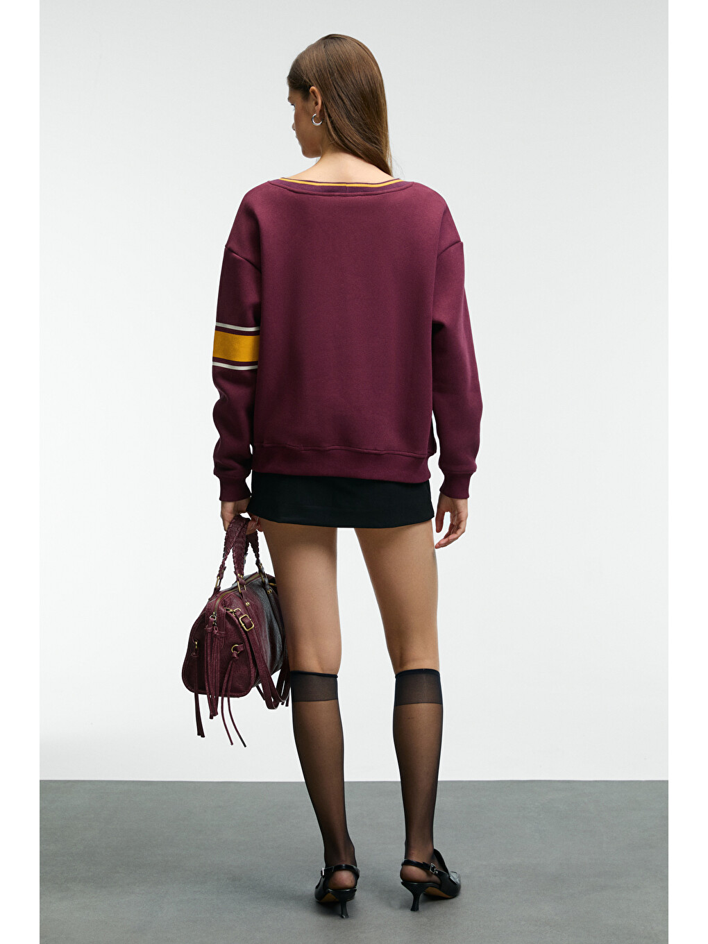 Dıvıne Kadın V Yakalı Nakış Ve Patch Detaylı Bordo Sweatshirt-6