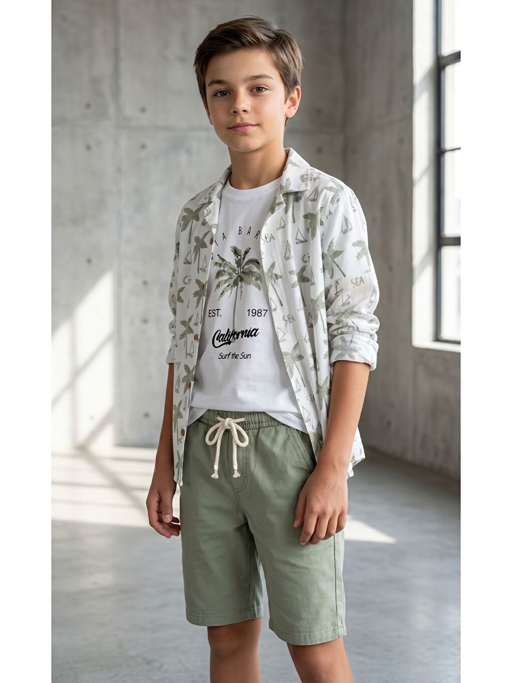 Yeşil Erkek Çocuk Kısa Kol Desenli Gömlek Tişört Şort Üçlü Takım-7