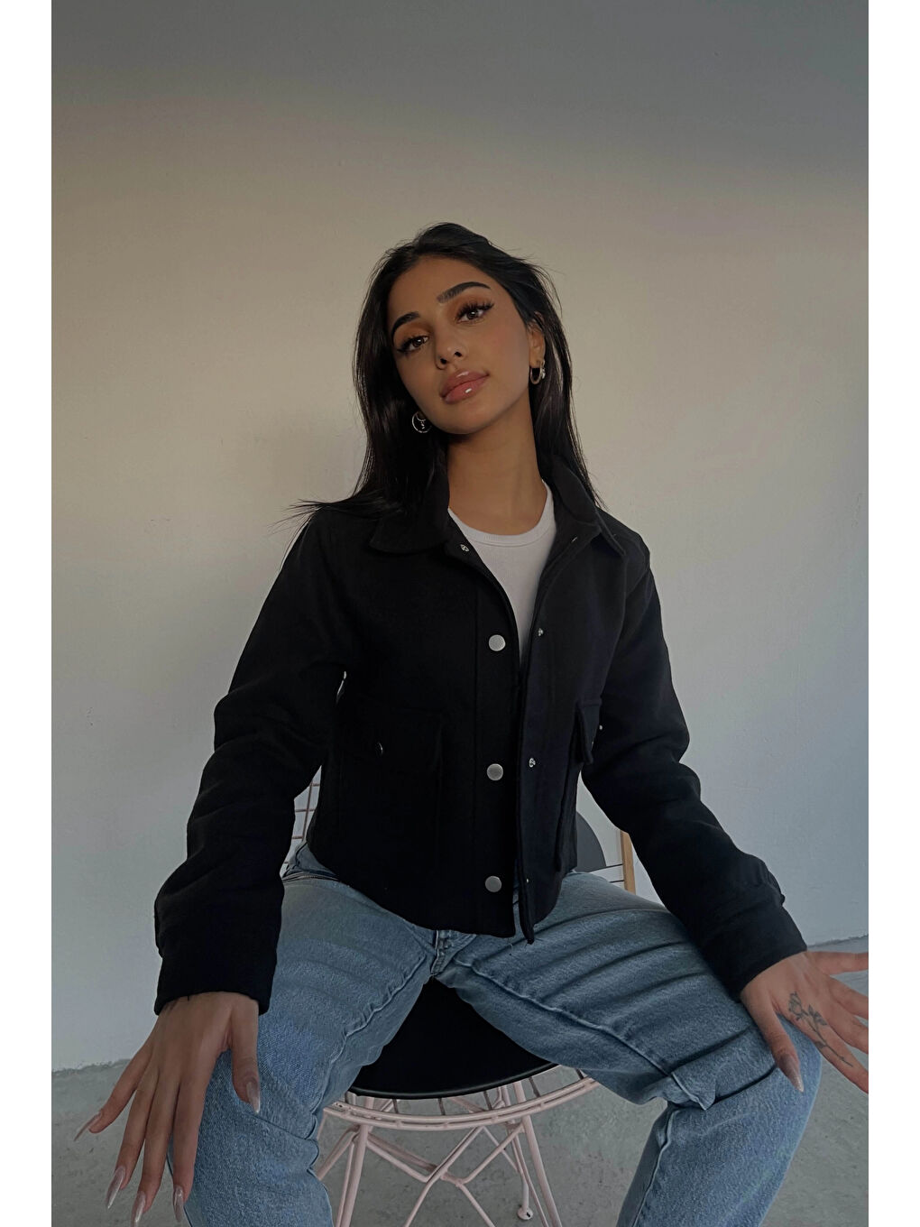 Kadın Siyah Çıtçıtlı Kısa Kaşe Mont 1009-0797