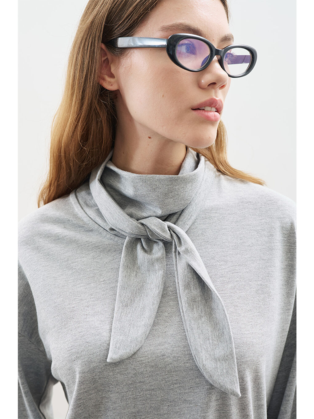 Yüksek Yaka Bağlamalı Bluz Gri Melanj-1